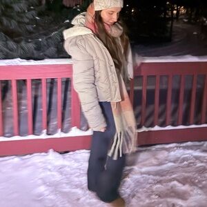 Meet your Posher, Lily